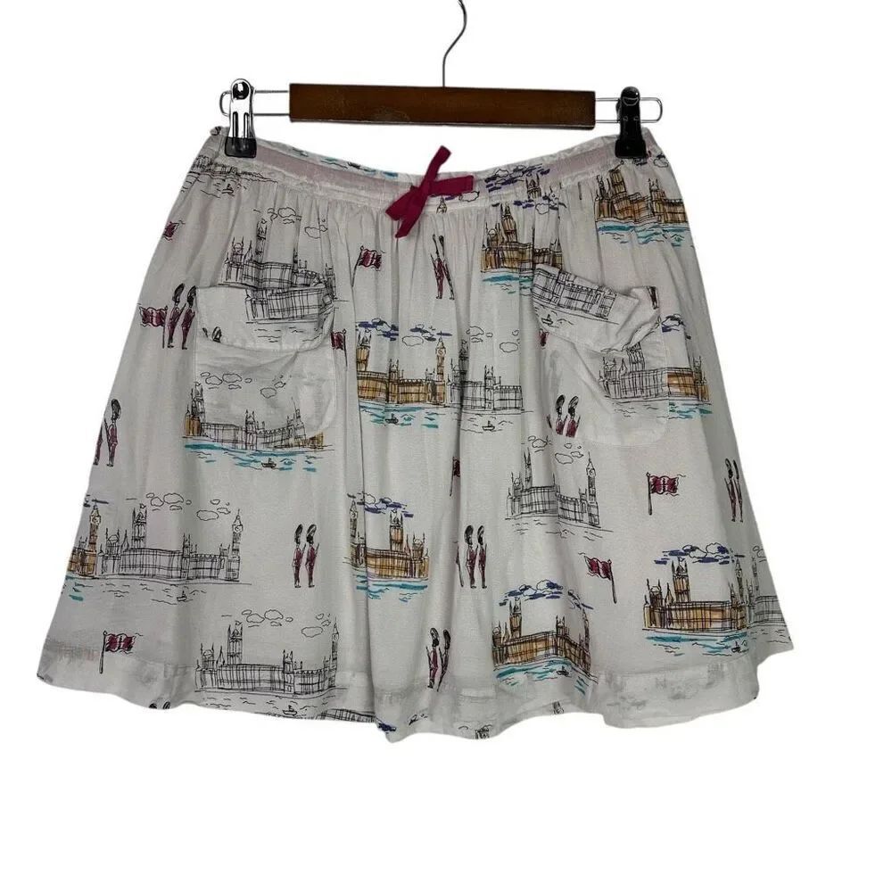 Mini Boden London Print Full Skirt size 11-12 year Gray